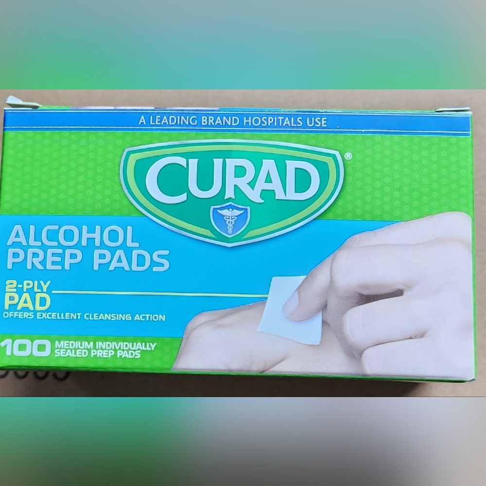 Curad 100 ct packages of 5 Alcohol Prep Pads 2-ply with 70% Isopropyl